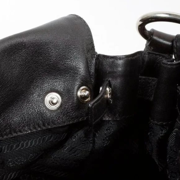 Prada Black Vitello Easy Pushlock Bag - Picture 11 of 12